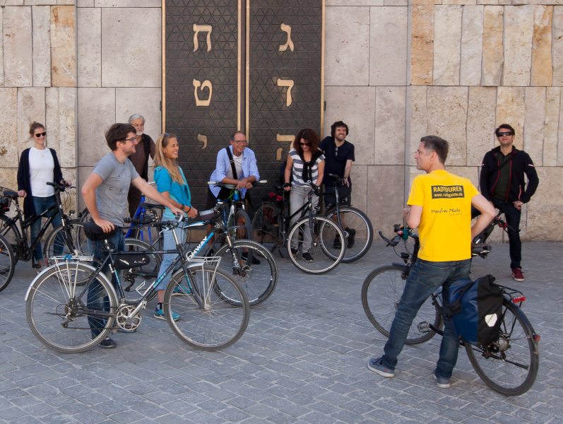 Stadtführung mit Radl mit Halt Synagoge in München
